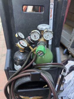 Acetylene tank victor