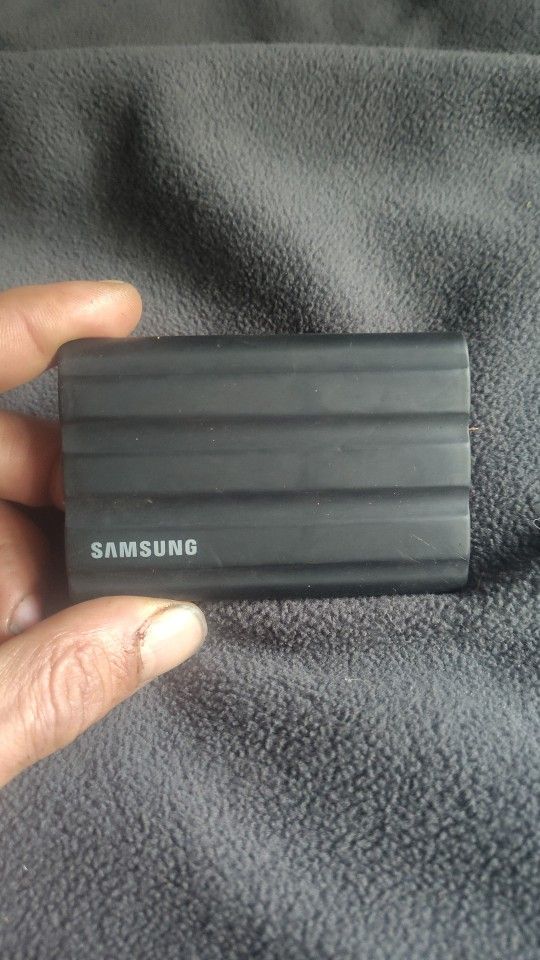 Samsung T7 1TB SSD Drive