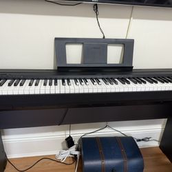 Like New! Yamaha Piano 88 Key With Stand!