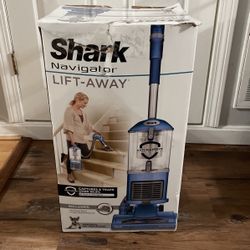Shark Lift Away 