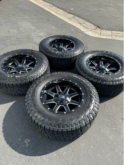 18” Fuel Maverick Wheels For 6x139 (6x5.5) Trucks and SUVs With 33” Wildpeak Falken Tires