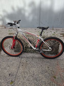 Specialized mountain bike rockhooper