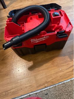 Milwuakee vacuum 18 Vlts