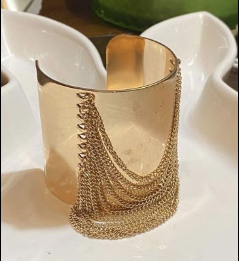 Gold Snap Quiver Fringe Cuff Bracelet