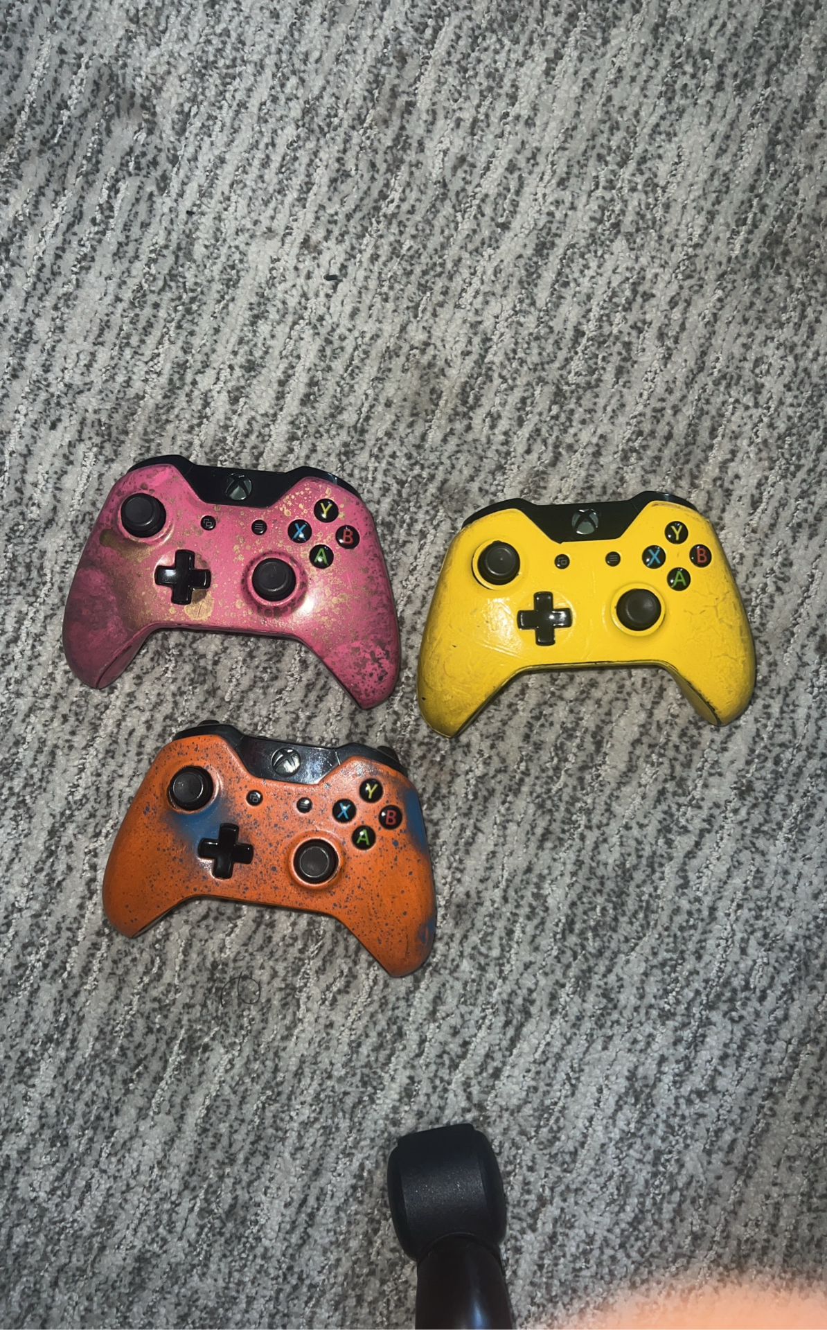 3 Xbox Controllers