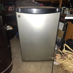 Mini Fridge Ge
