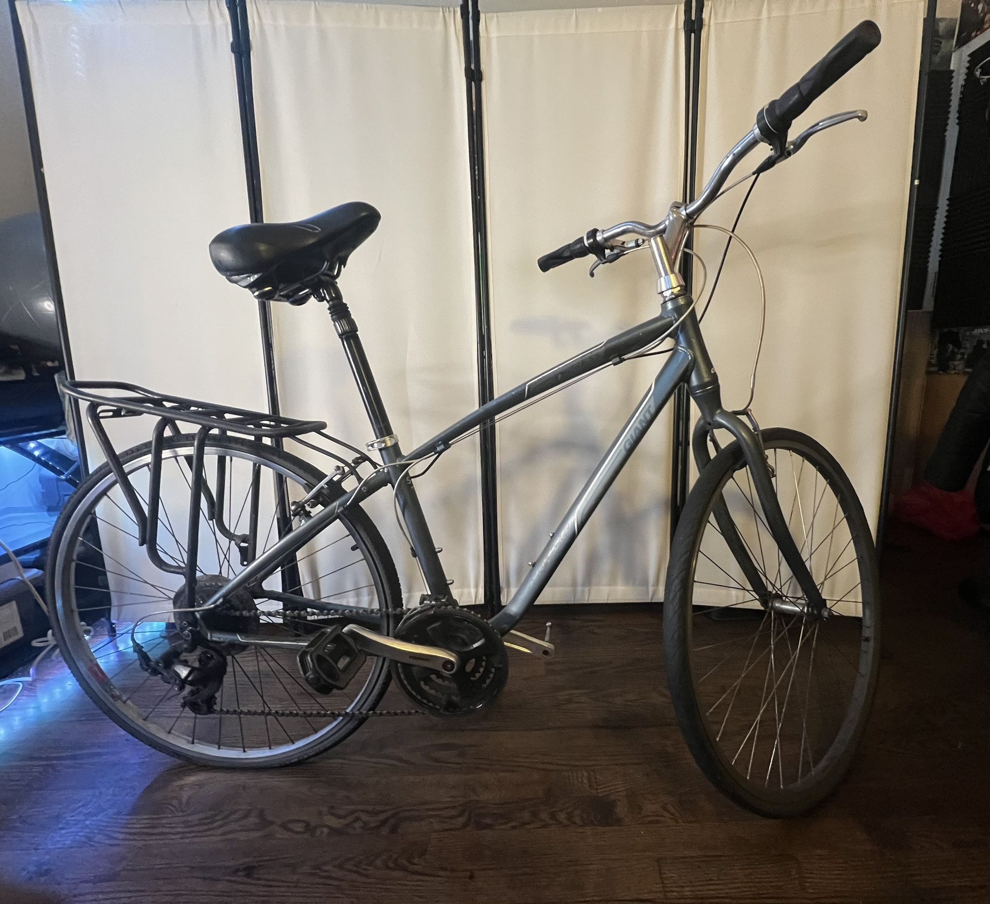 Giant Cypress Bike