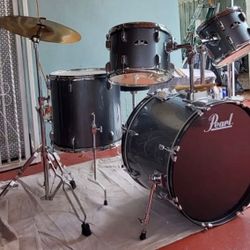 Drum Set Brand Pearl 
