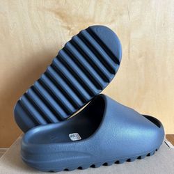 Adidas Yeezy Slide Dark Onyx Size 11 ID5103 Brand New 