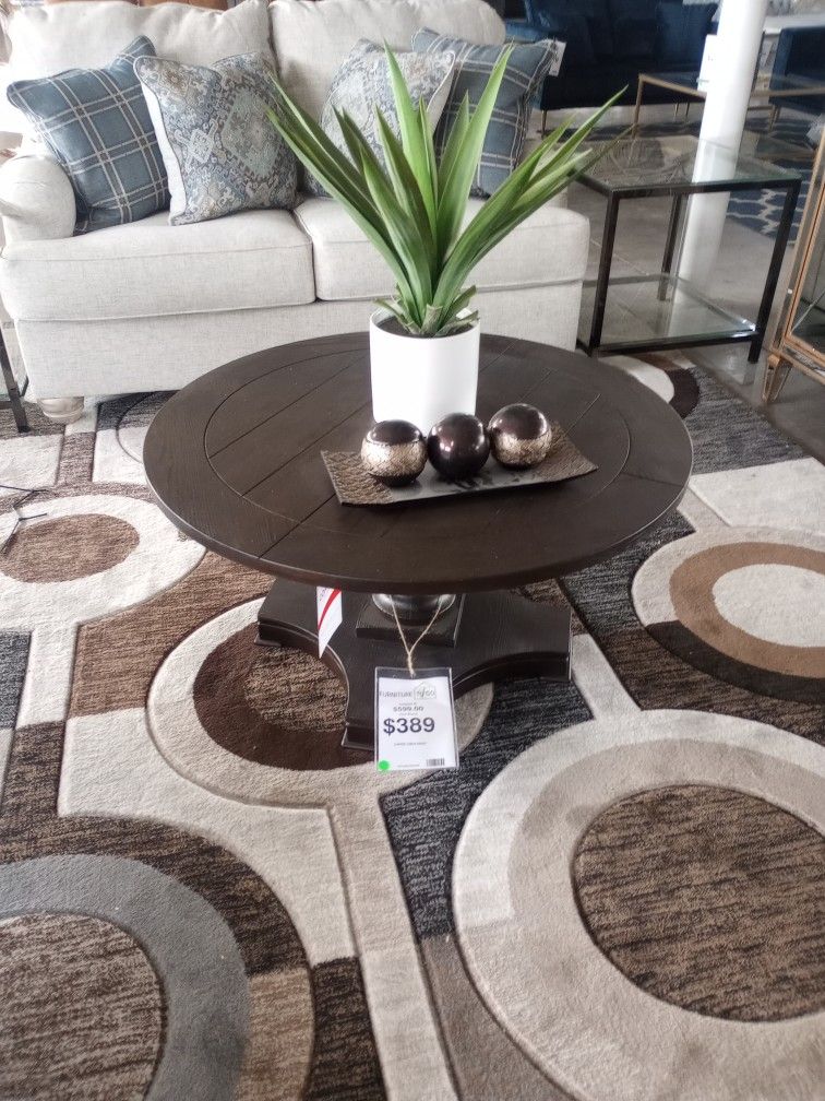 Nice Wooden Coffee Table ( Ask For Jose ) Furniture