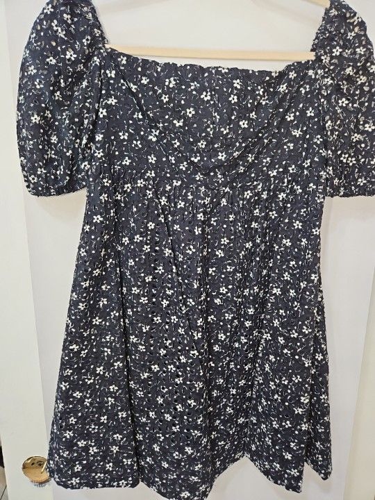 Womans MAEVE Babydoll Dress Size 4p On Or Off Shoulder Black With White Flowers