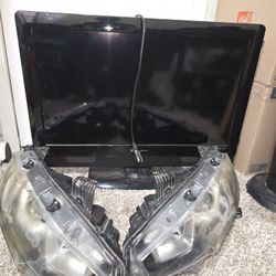 Honda Civic Headlights And 32 Inch Tv
