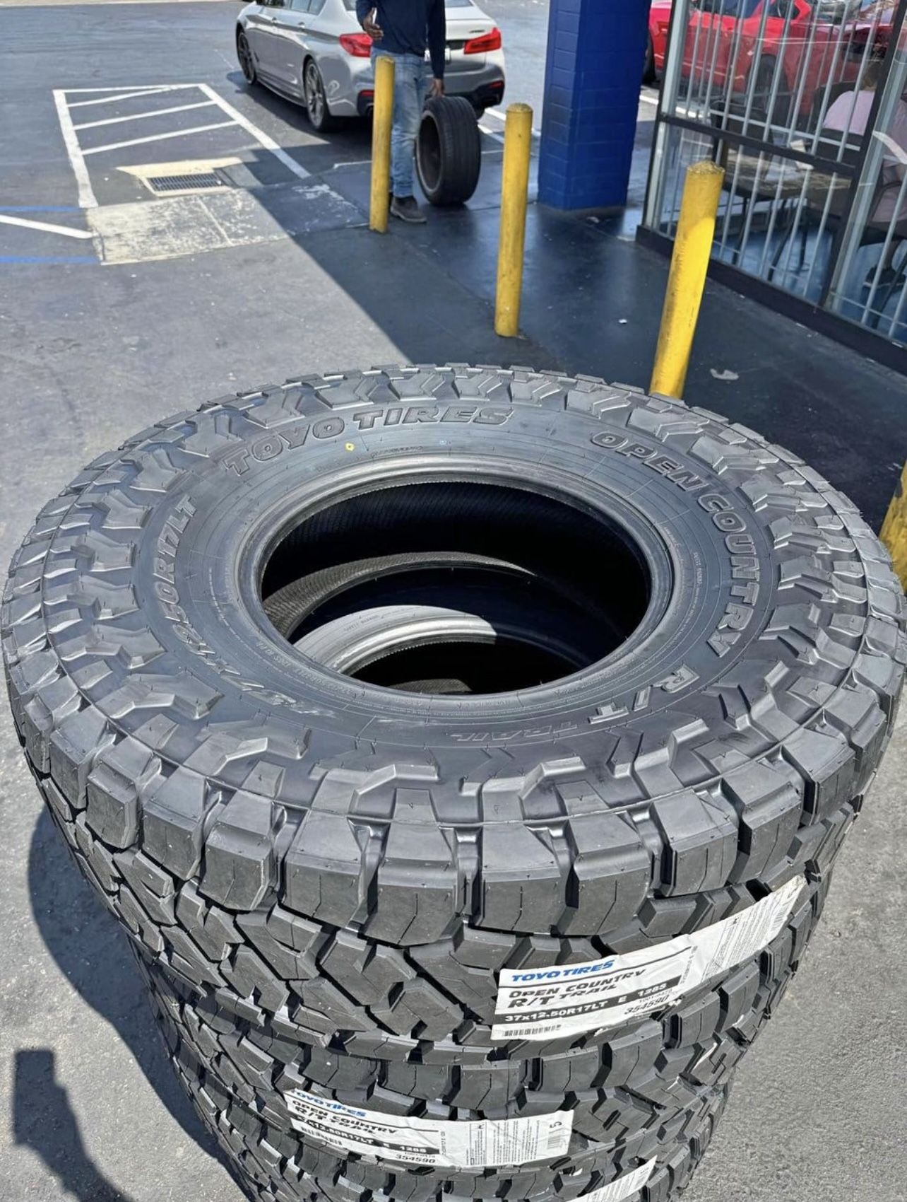 37x12.50R17 TOYO OPEN COUNTRY RT TRAIL