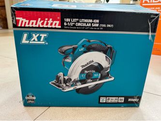 Makita circular saw with 2 new Diablo blades, manual and box