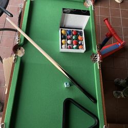 Minnie Billiards Table