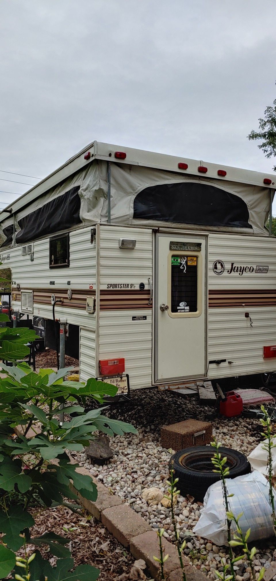 Jayco Sportster 9 1/2' slide in truck camper for Sale in Bristol, IL -  OfferUp