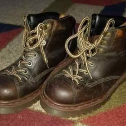 Used Womans Size 7 Dr Martin Boots
