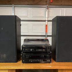 Stereo With Speakers 