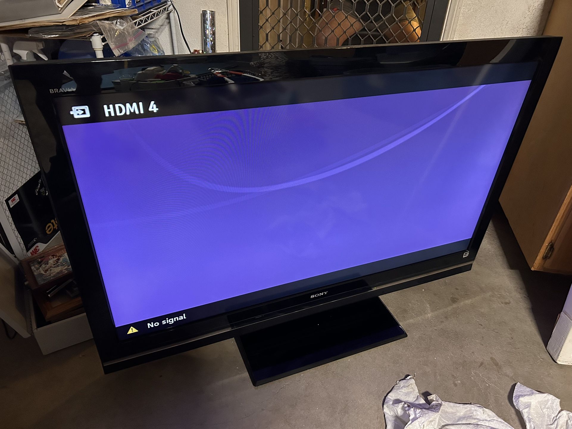 52 Inch TV Sony LCD