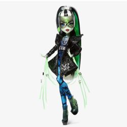 Monster High Haunt Couture Midnight Runway Frankie Stein Doll