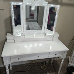 White Vanity WithLED Lighting And Stool