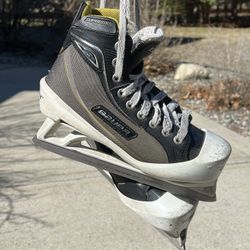 Bauer Supreme ONE-series goalie skates Size 4.5