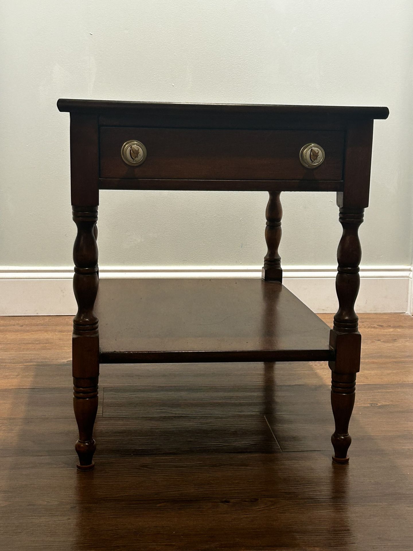 Mid 20th Century L. Hitchcock Traditional Maple Side Table