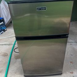 Emerson Refrigerator/Freezer 