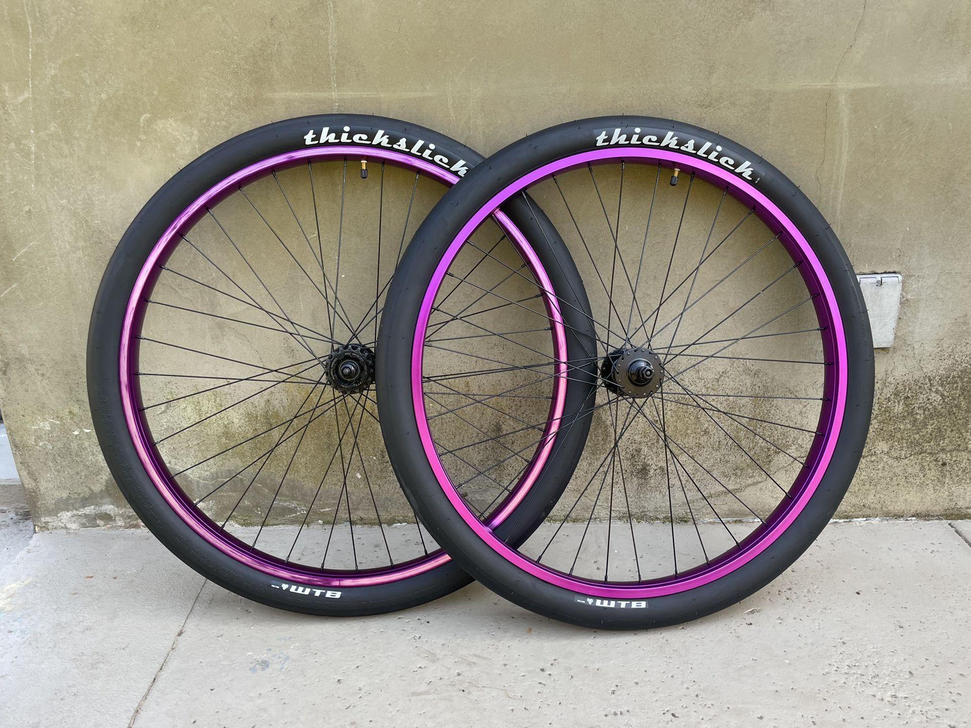 29 inch SE bikes big ripper wheelset purple with tires tires