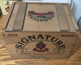 Stroh’s Signature beer crate Vintage 12 pack bottle holder carrier Stroh great shape sliding lid display piece man cave bottles