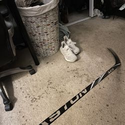 s19 easton hockey stick