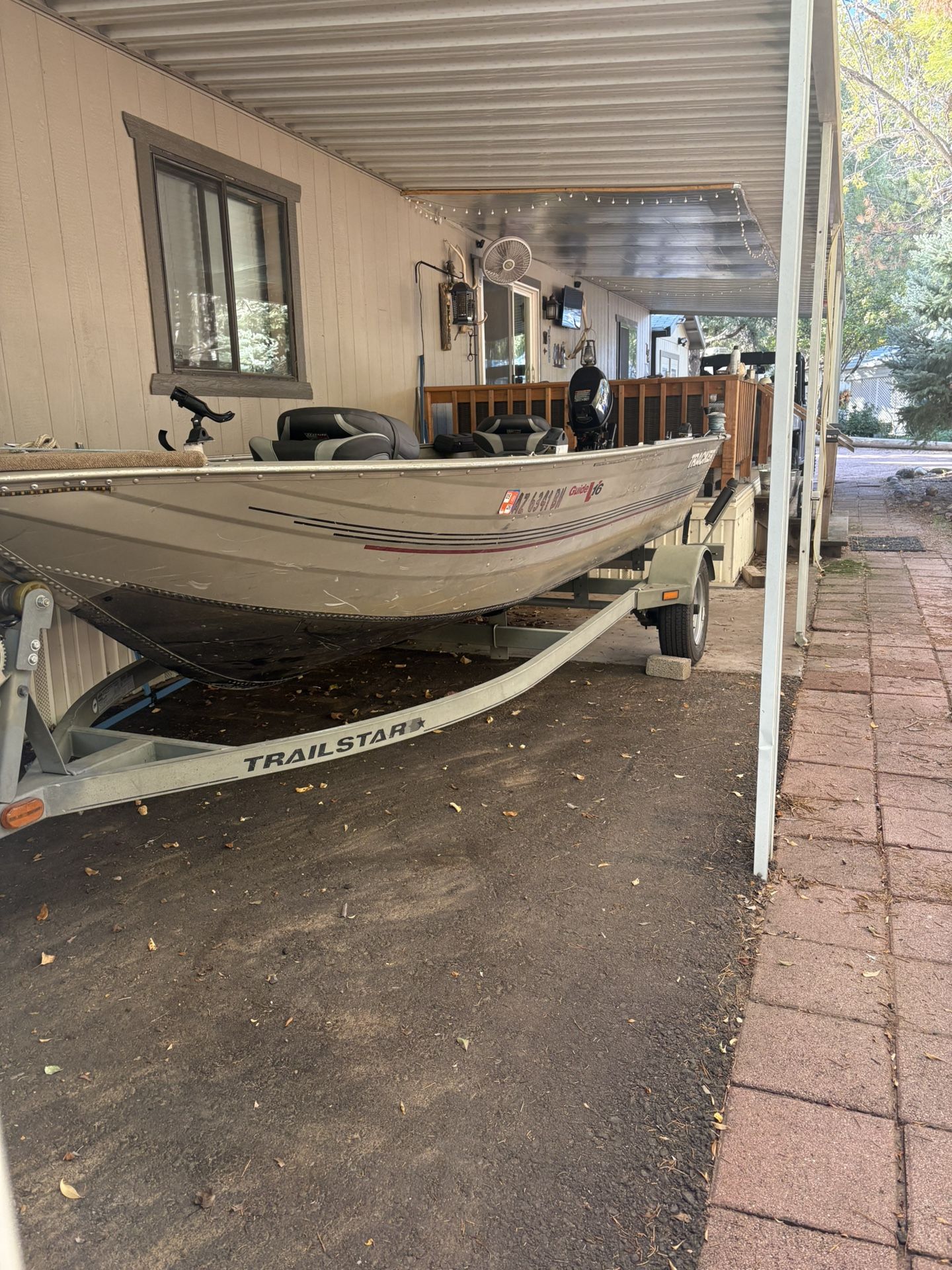 2009 Tracker Deep V16