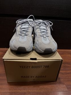 Adidas Yeezy 700 Hospital Blue size 13