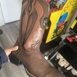 Cuadra Boots BOTA DE RES CRUST MIEL MN HONEY LASER & EMBROIDERY & STUDS SQUAR