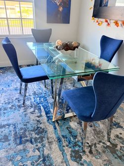 Rooms To Go Zenica Expandable Glass Dining Set + 4 Blue Chairs