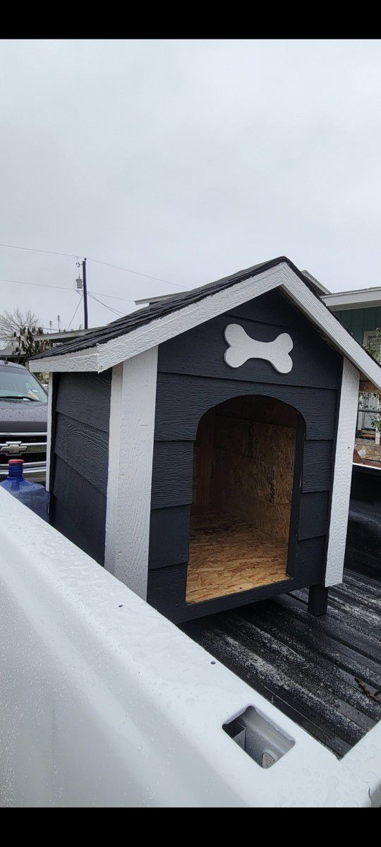Dog House 4ft High 43 Inches Long 35 Inches Wide $215