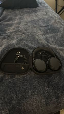 sennheiser momentum 4 Brand new