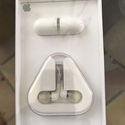 Brand new Earphones with Remote and mic