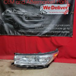2017 - 2019 Toyota Highlander Headlight Oem Driver Side 