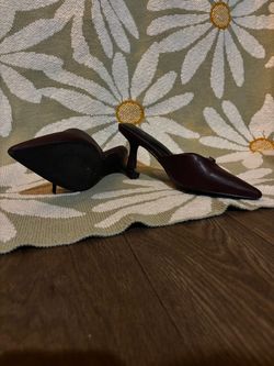 Burgundy Kitten Heels 🍷