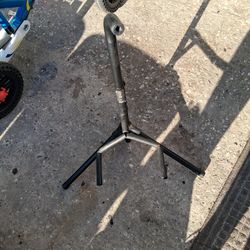 Guitar stand