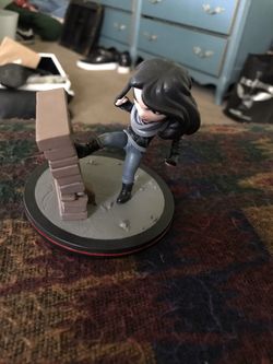 Netflix marvel Jessica Jones statue