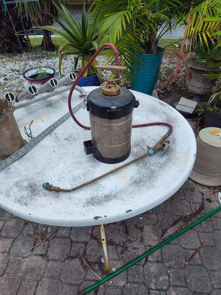 B &G Sprayer