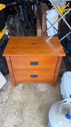 Vintage Bassett 2 drawer night stand