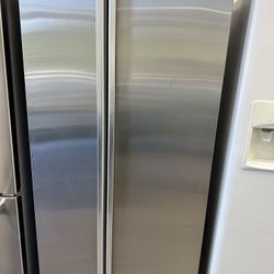 GE Side By Side Refrigerator 