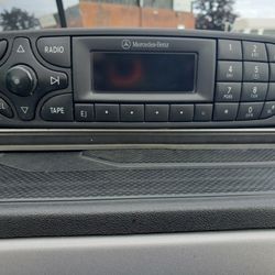 Mercedes Benz AM/FM Radio
