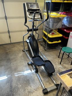 Spirit Fitness XE195 Elliptical
