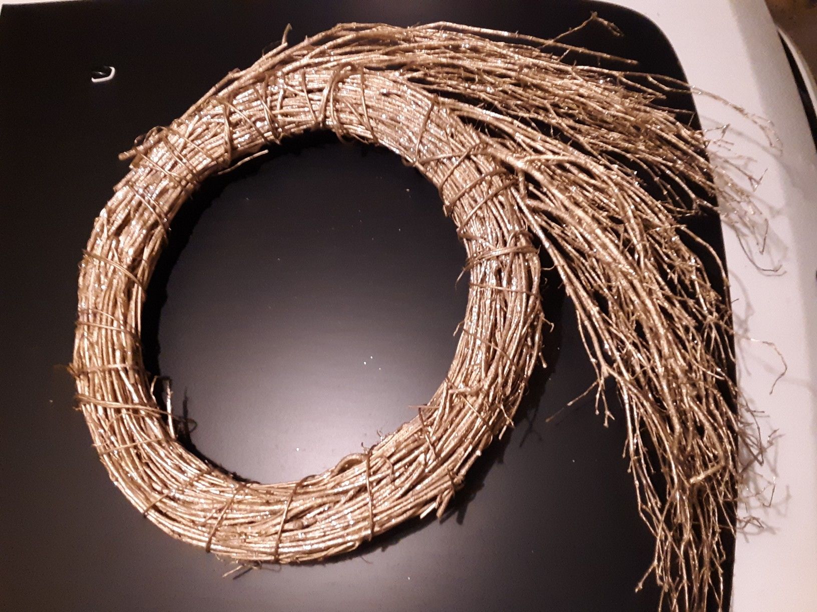 Gold metallic wreath - 24"