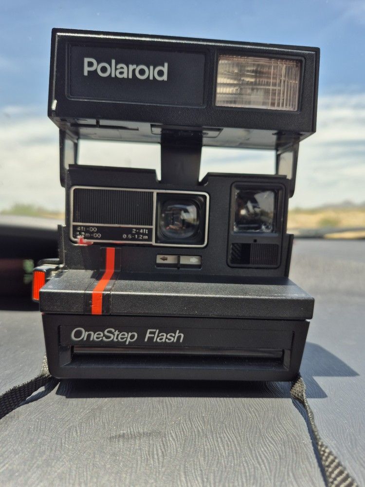 Vintage 1980s Polaroid OneStep Flash Camera