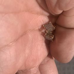 10k Diamon Earrings 